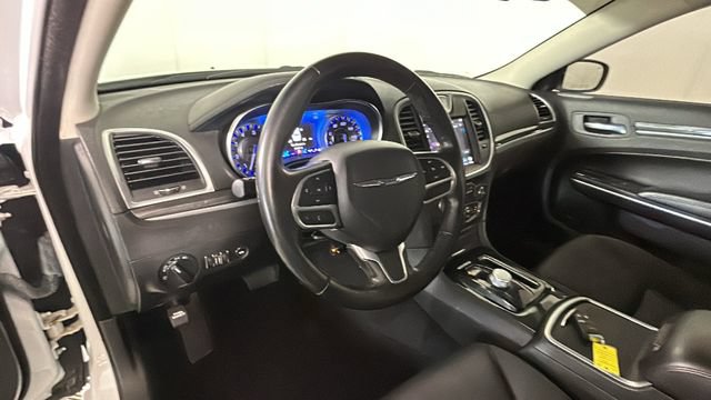 Used 2021 Chrysler 300 Touring w/ Sport Appearance Package RWD image 13