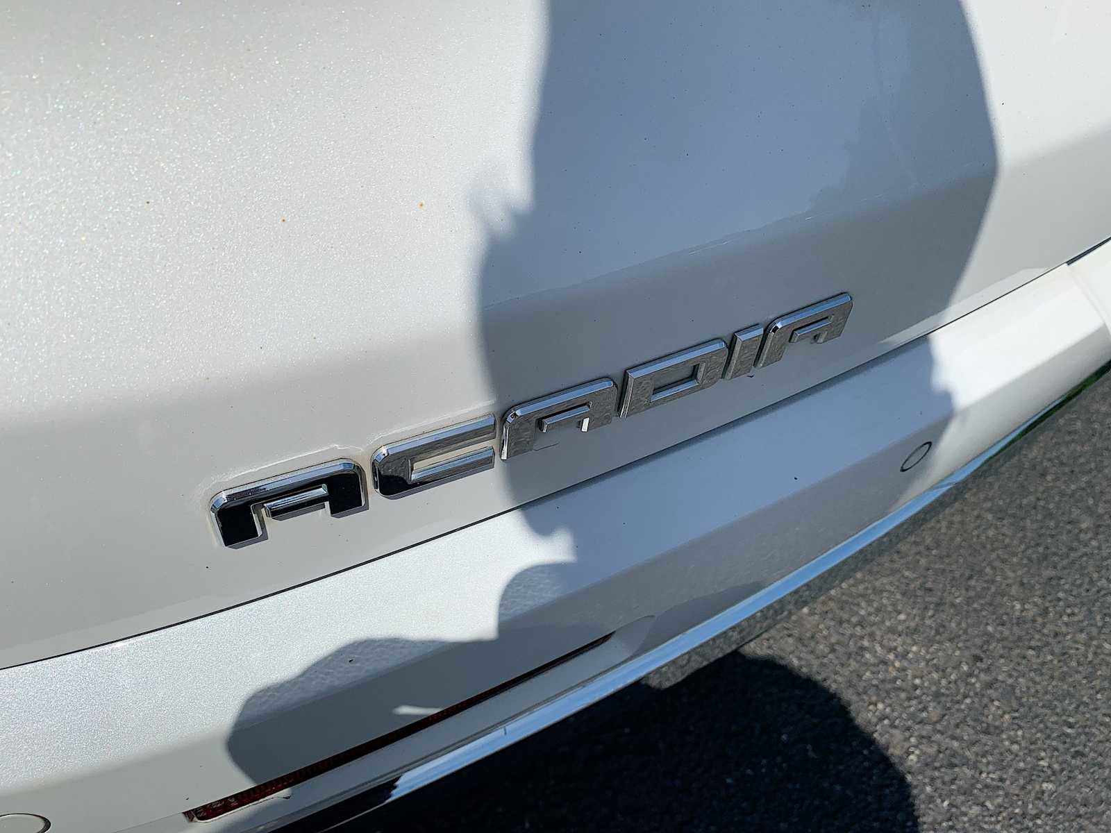 Used 2018 GMC Acadia Denali w/ Technology Package AWD/4WD image 31