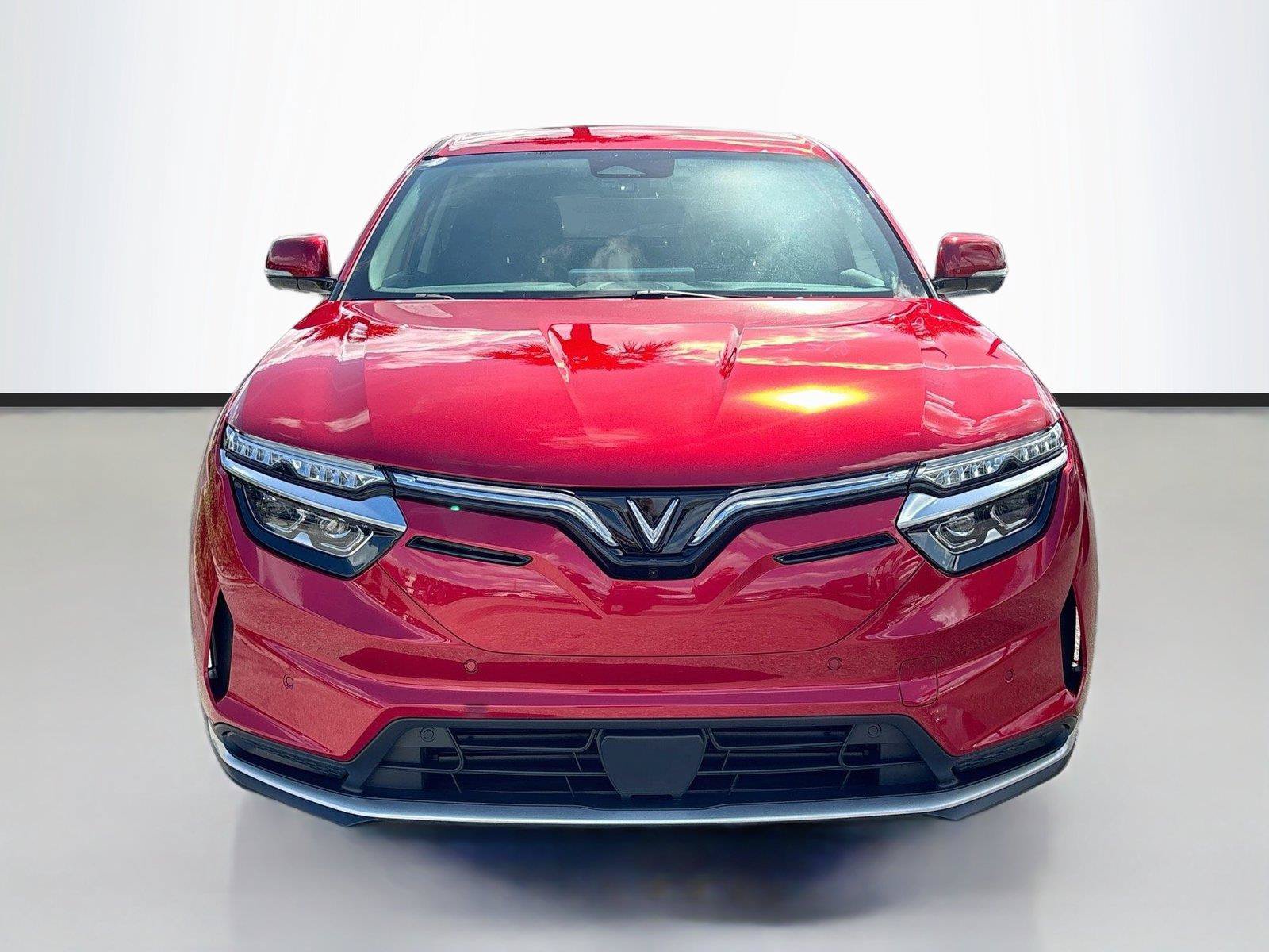 New 2027 VinFast VF 8 Eco AWD/4WD image 2