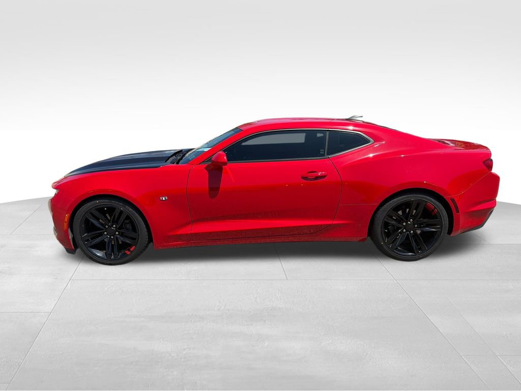 Used 2020 Chevrolet Camaro LT RWD image 2