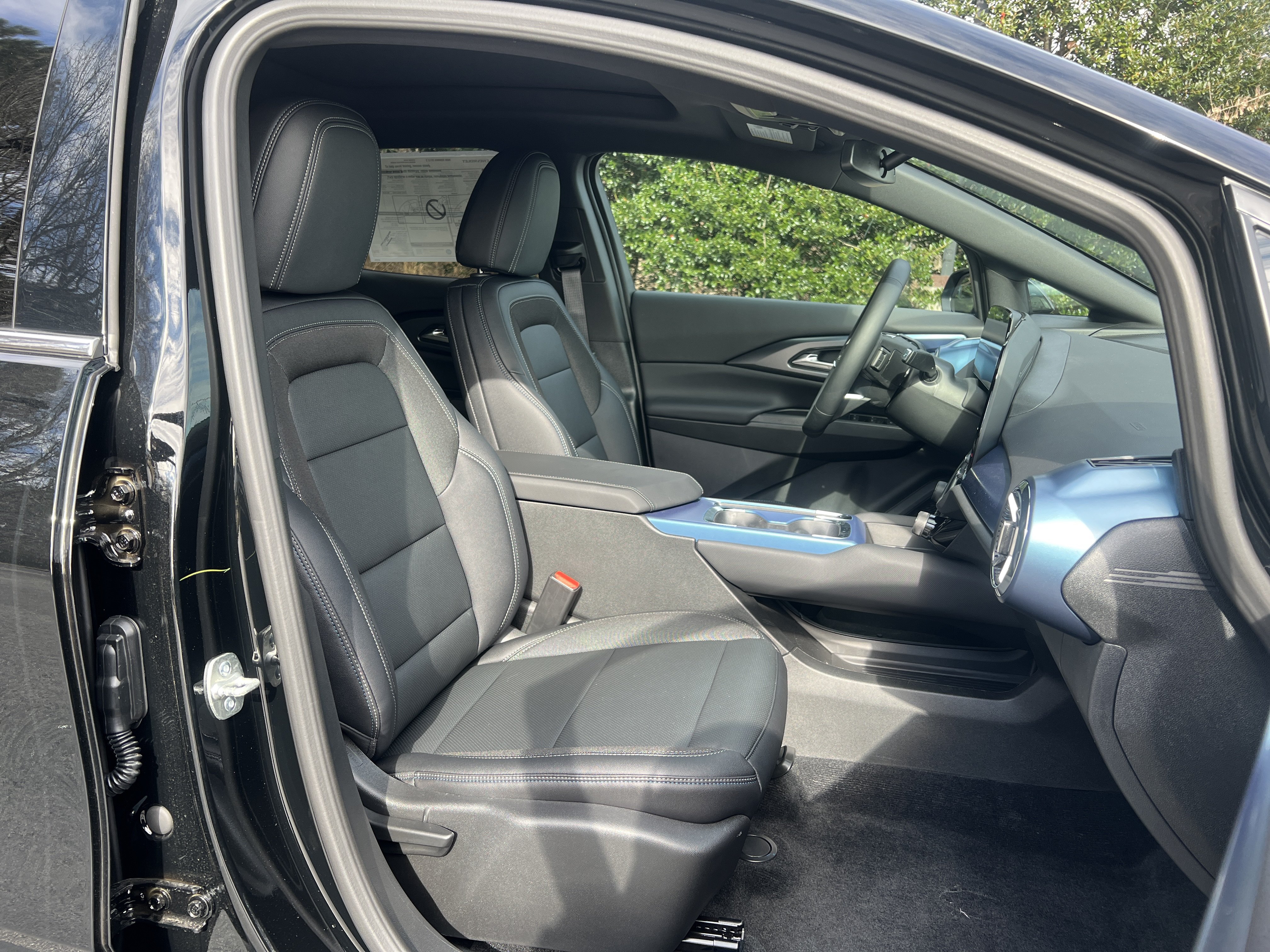New 2026 Chevrolet Equinox EV LT AWD/4WD image 34
