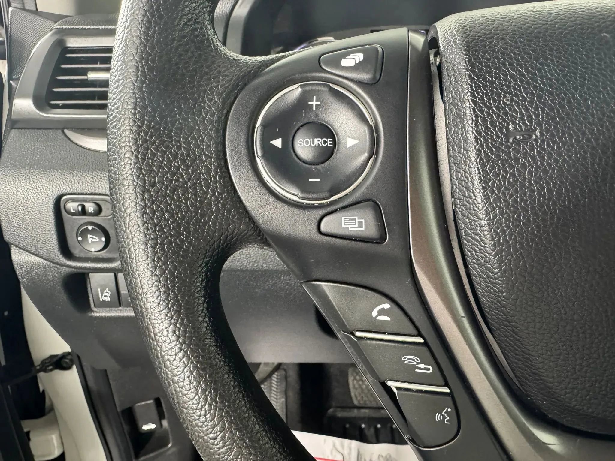 Used 2021 Honda Ridgeline Sport image 15