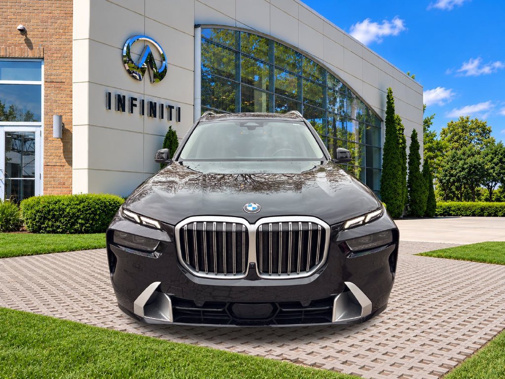 Used 2023 BMW X7 xDrive40i AWD/4WD image 11