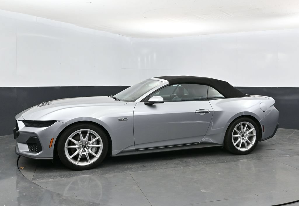 Used 2025 Ford Mustang GT Premium RWD image 7