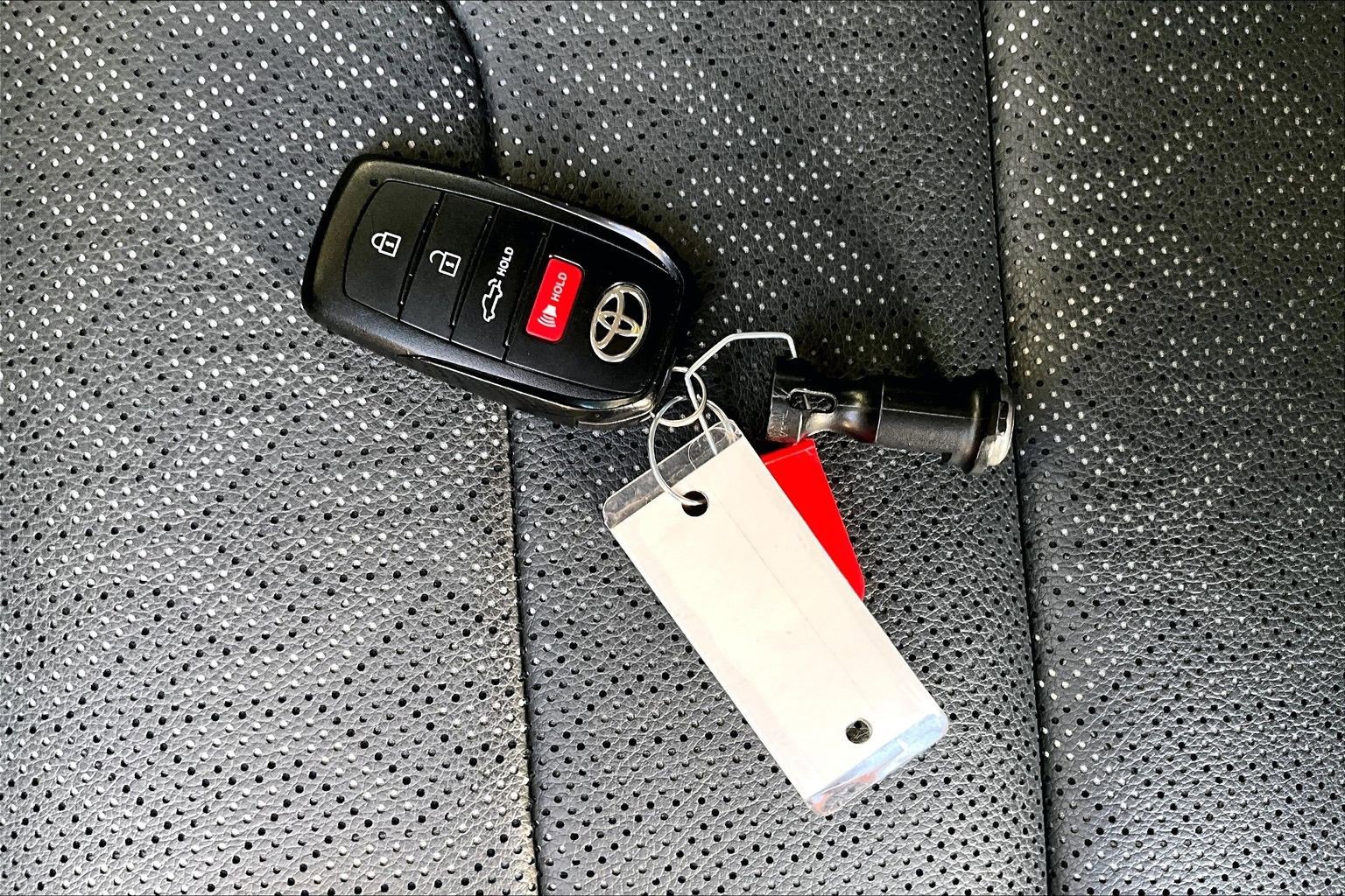 Used 2024 Toyota Tundra Limited image 11