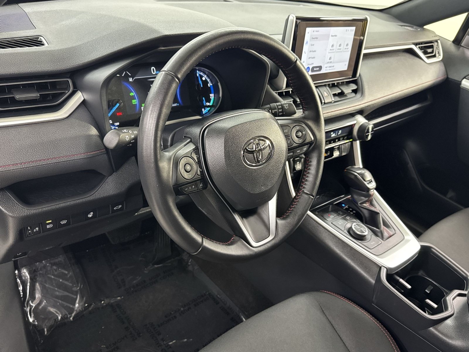 Used 2025 Toyota RAV4 SE w/ Weather & Moonroof Package AWD/4WD image 13