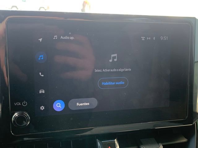 Used 2025 Toyota Corolla Cross L image 11