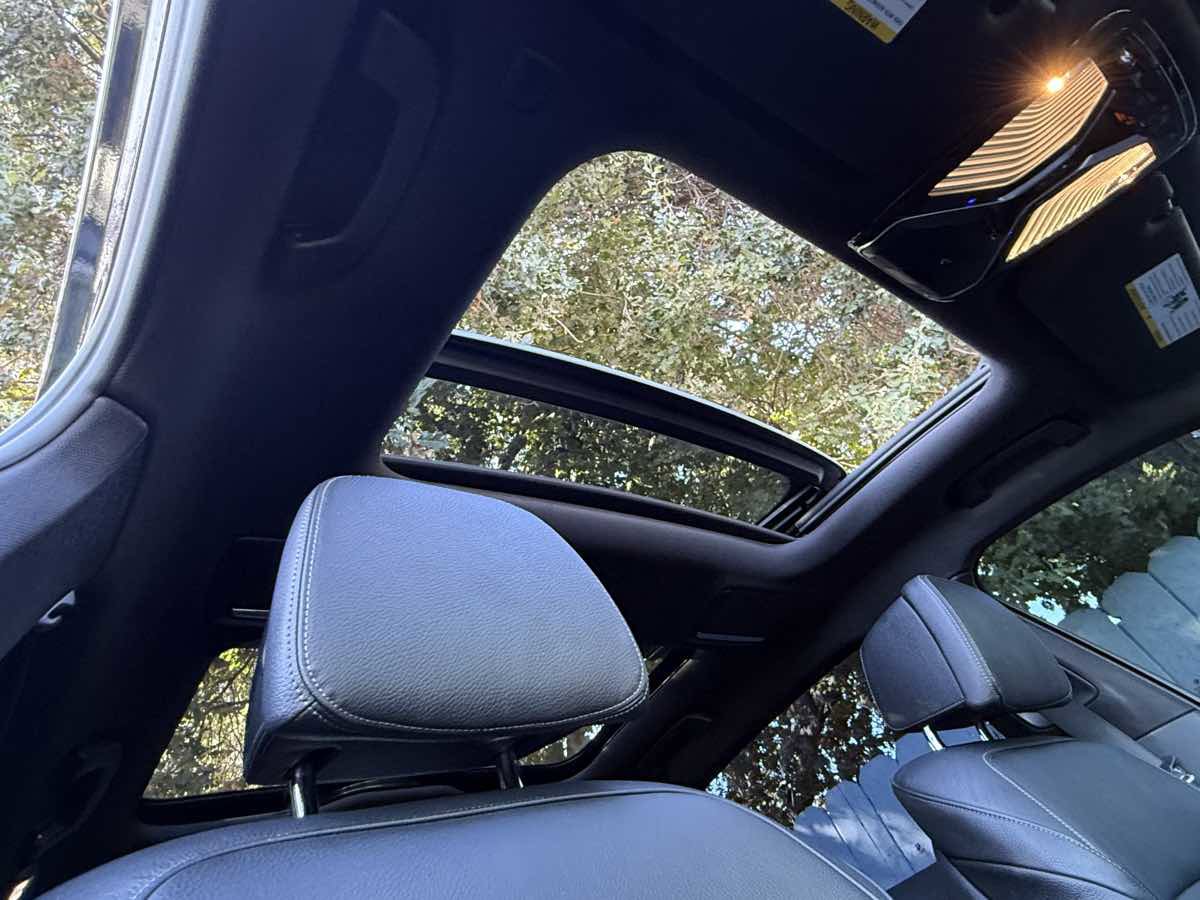 Used 2019 BMW 740i image 26