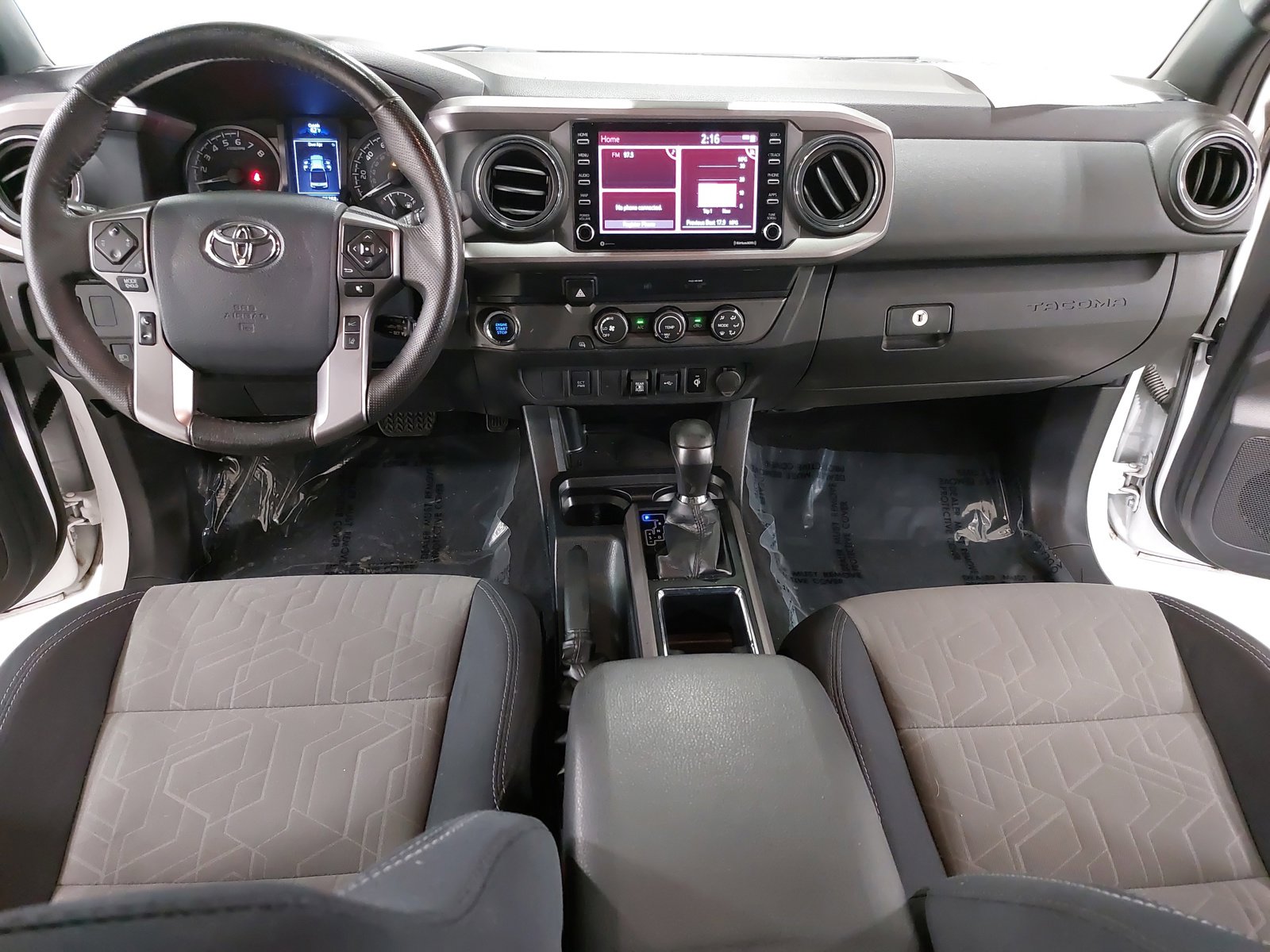Used 2020 Toyota Tacoma TRD Sport image 9
