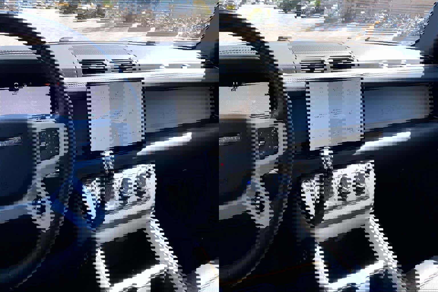 Certified 2025 Land Rover Defender 110 X-Dynamic SE image 6