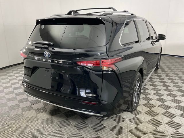 Used 2025 Toyota Sienna Platinum AWD/4WD image 8