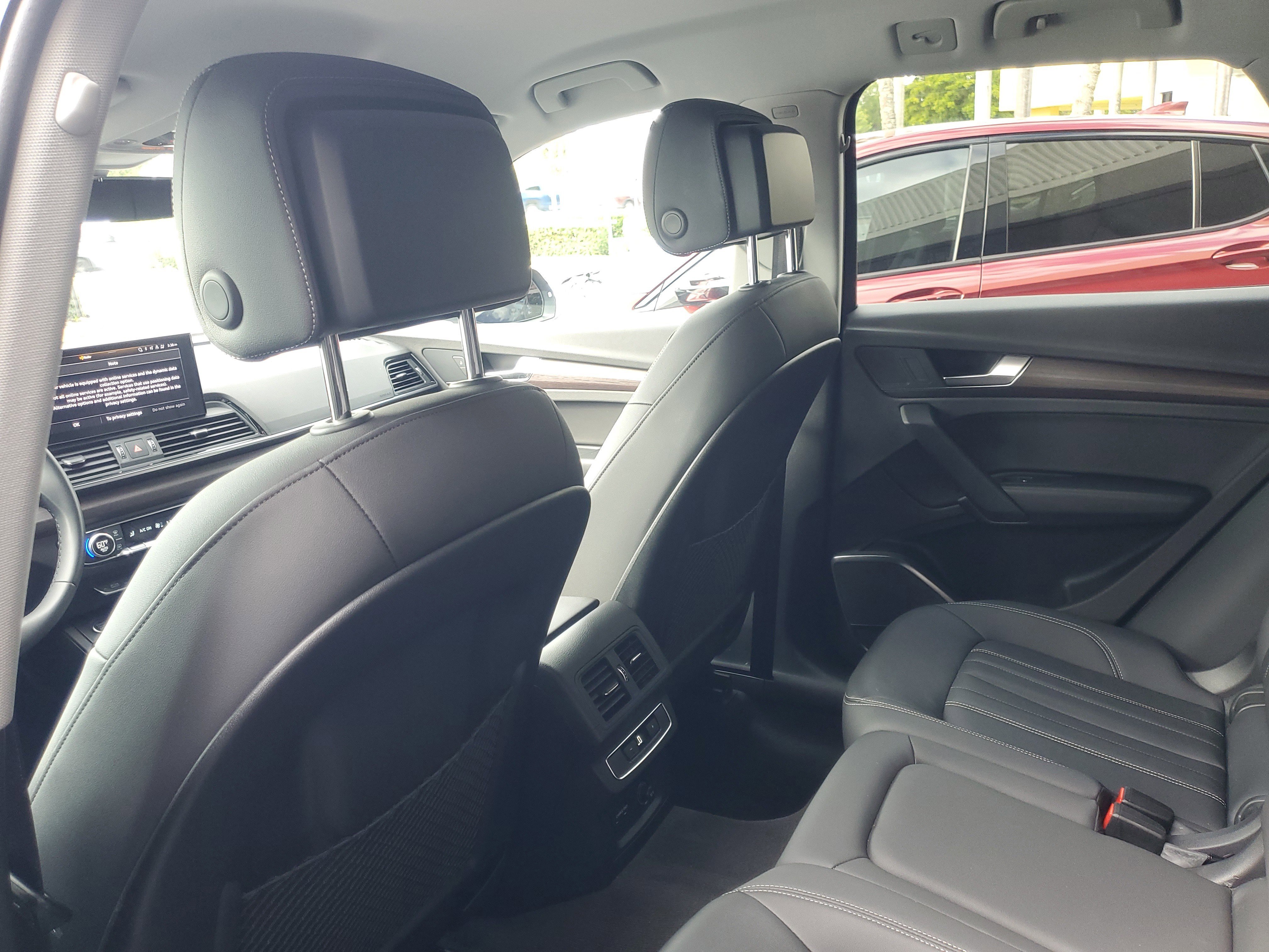 Used 2021 Audi Q5 Premium image 11