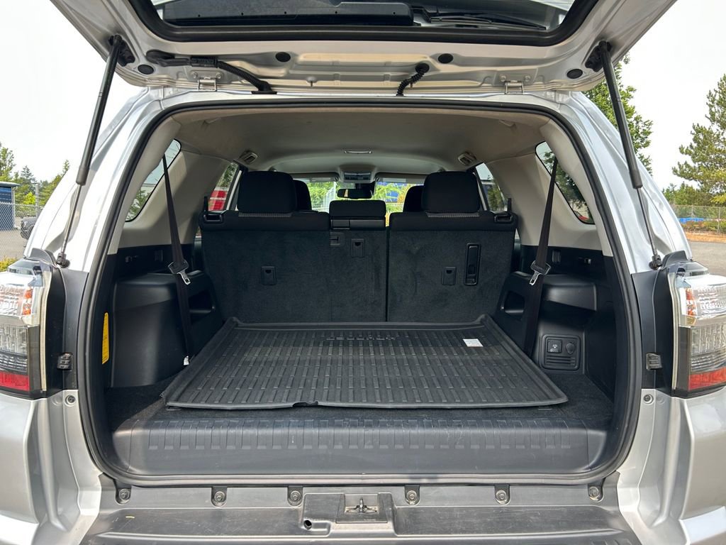 Used 2020 Toyota 4Runner SR5 image 25