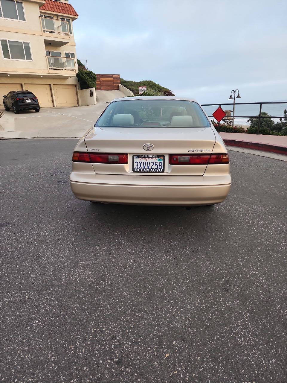 Used 1998 Toyota Camry XLE FWD image 6