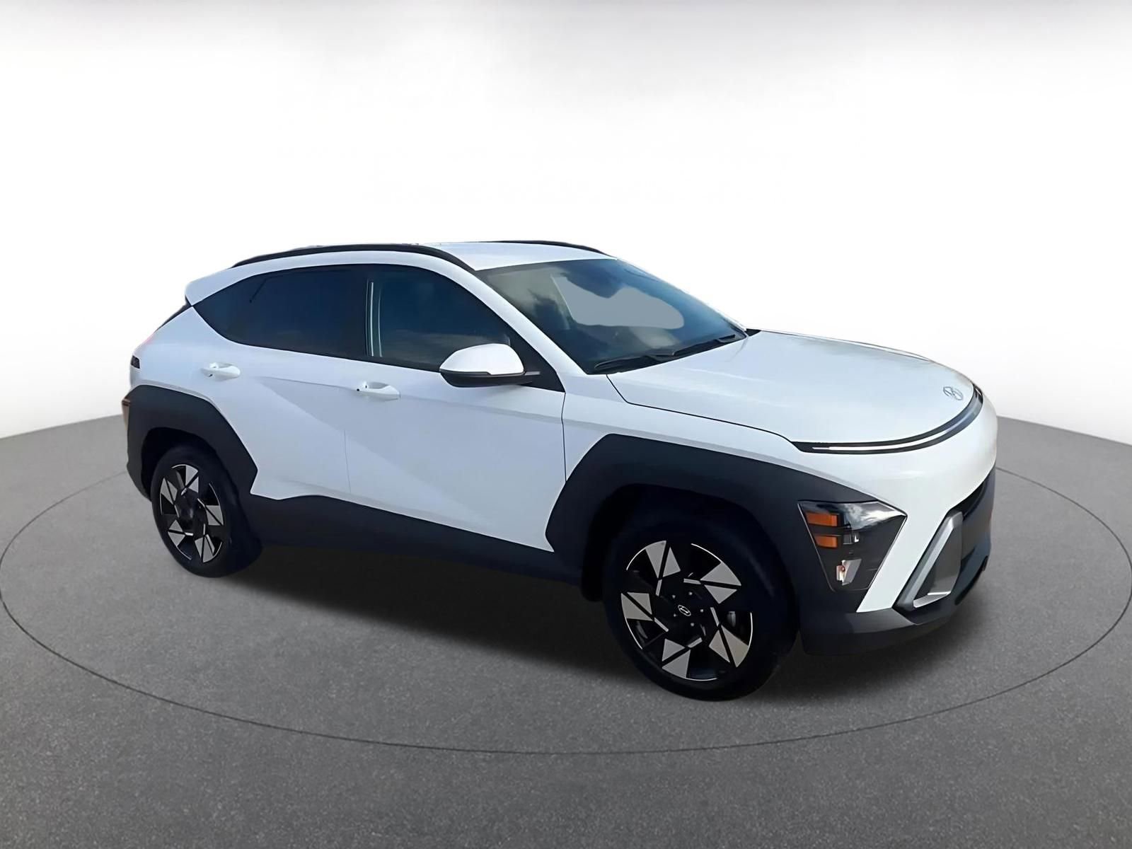 Used 2025 Hyundai Kona SEL image 2