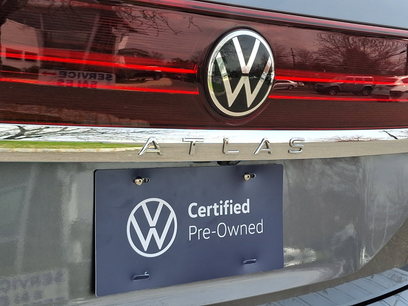 Certified 2024 Volkswagen Atlas SE image 30