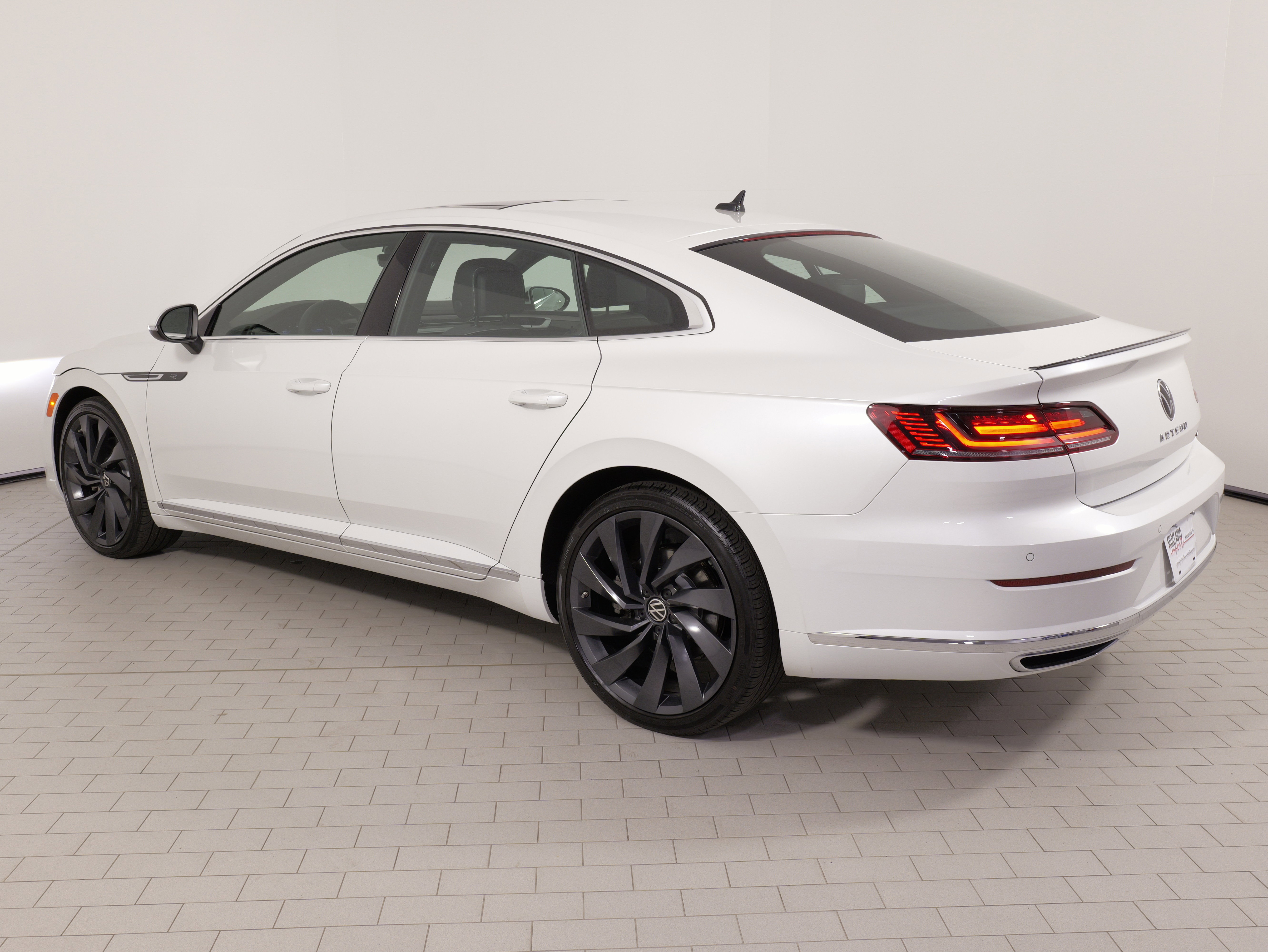 Used 2023 Volkswagen Arteon SEL AWD/4WD image 15