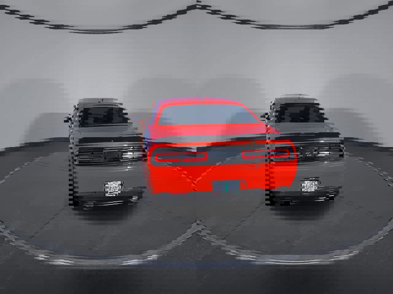 Used 2017 Dodge Challenger SXT image 7