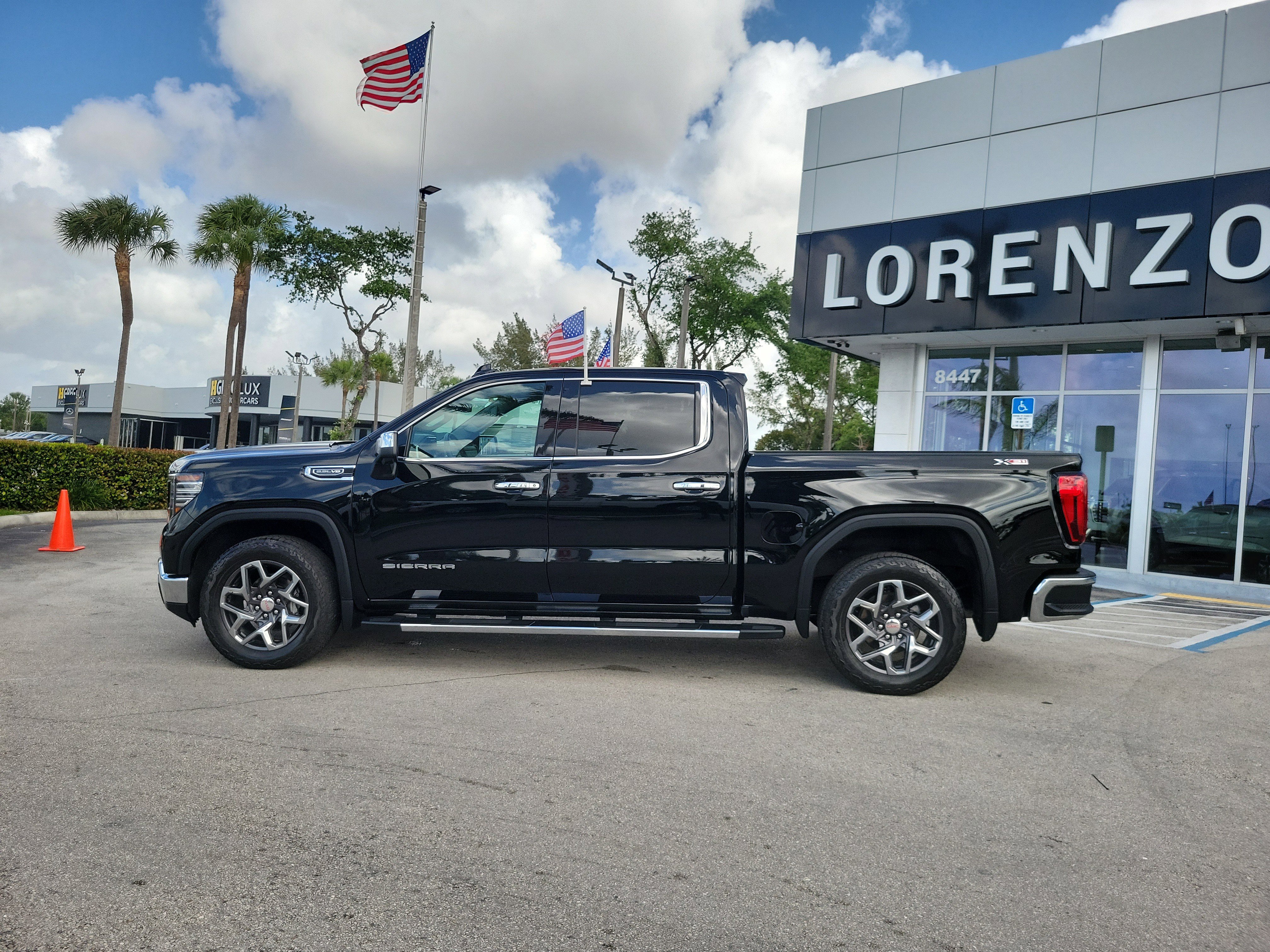 Used 2024 GMC Sierra 1500 SLT w/ SLT Premium Plus Package image 8