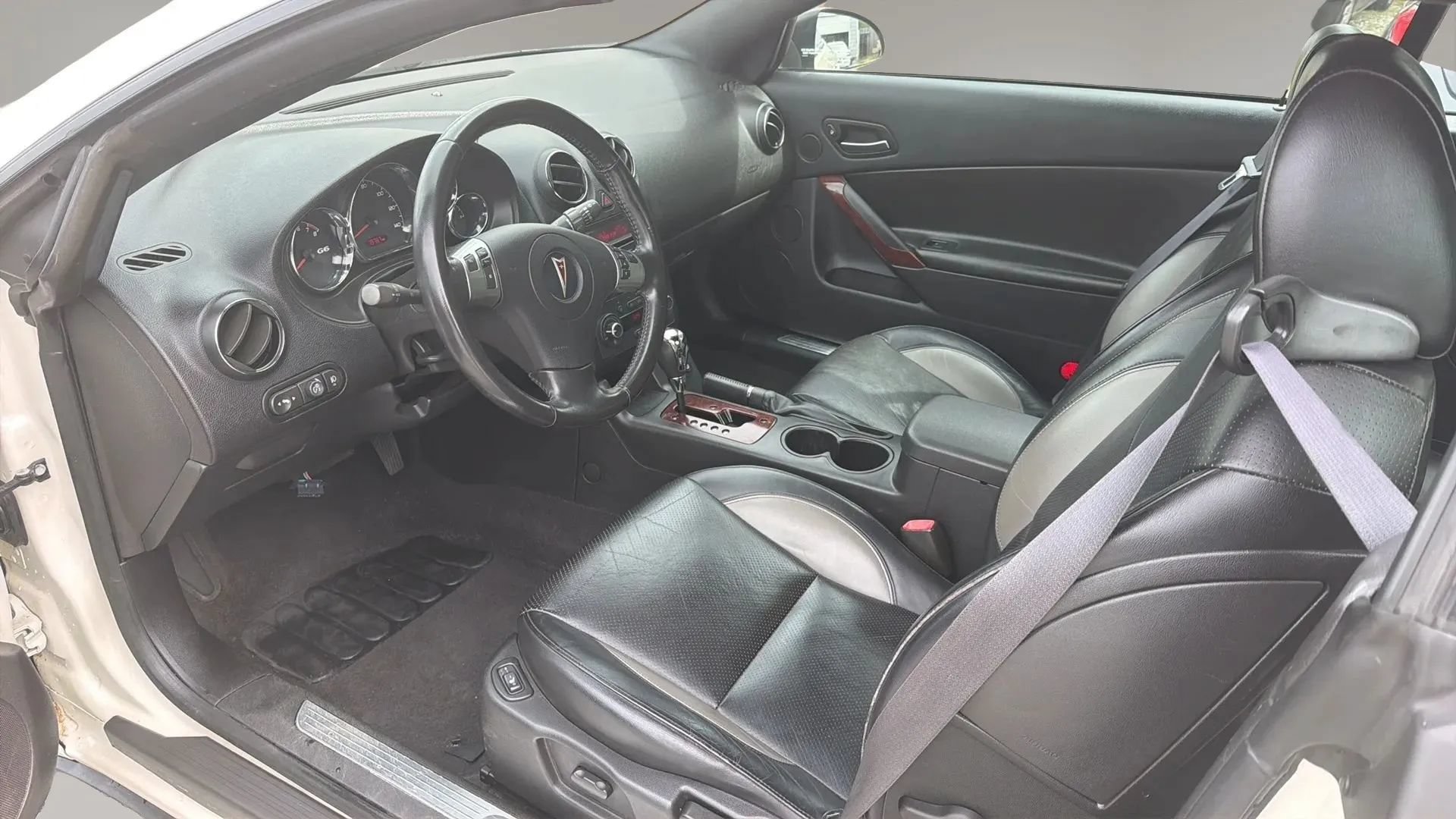 Used 2008 Pontiac G6 GT FWD image 24