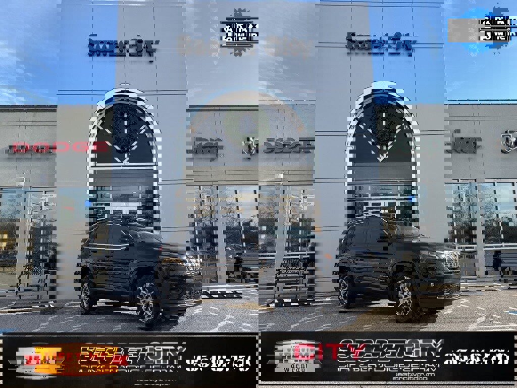 Used 2021 Jeep Cherokee Latitude Lux w/ Comfort/Convenience Group