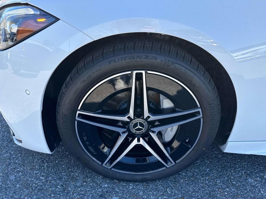 Used 2024 Mercedes-Benz C 300 Sedan image 4