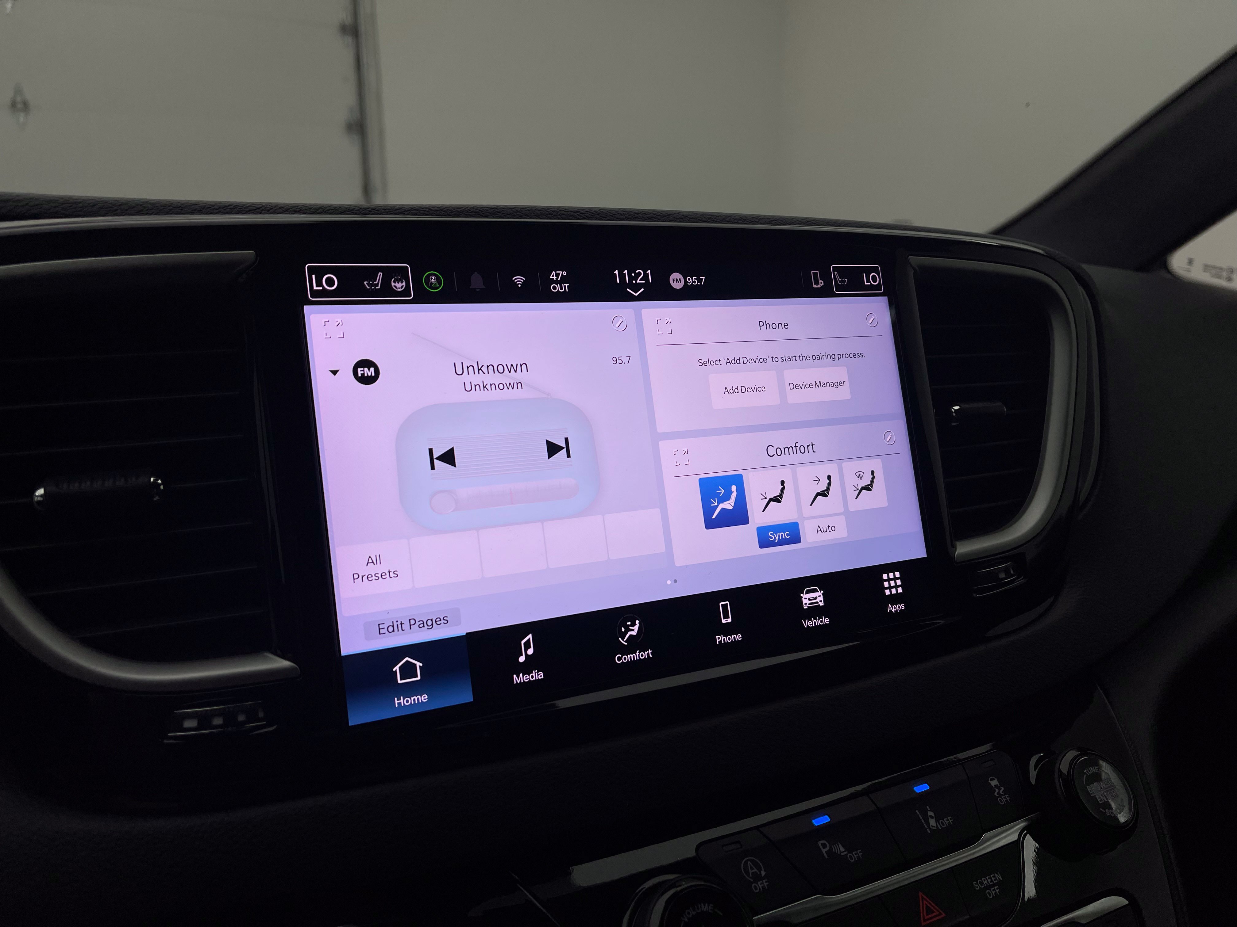 Used 2025 Chrysler Pacifica Select FWD image 24