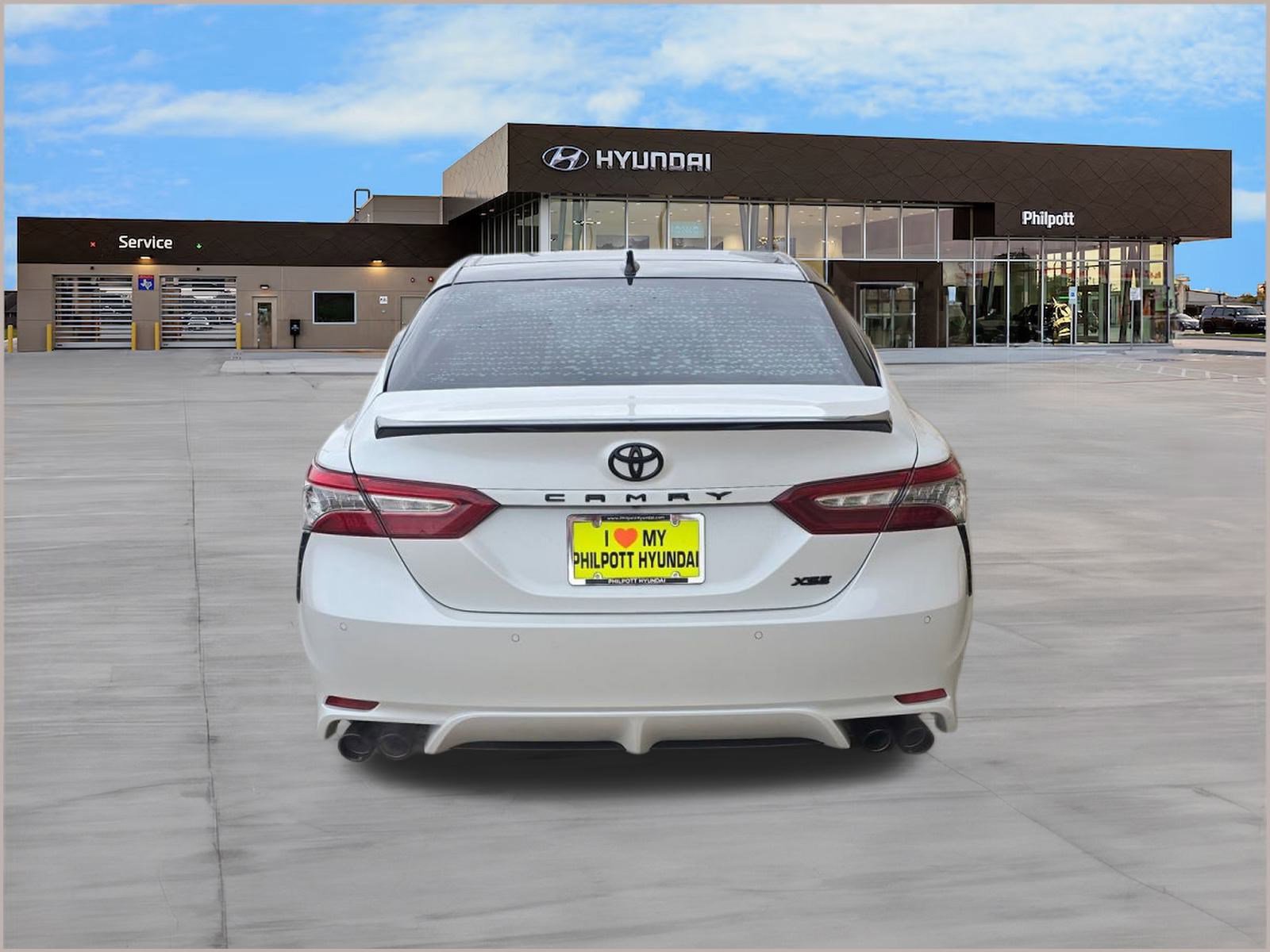 Used 2018 Toyota Camry XSE image 10