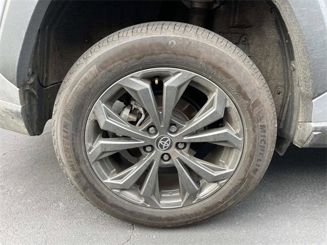 Used 2023 Toyota RAV4 XLE Premium image 8