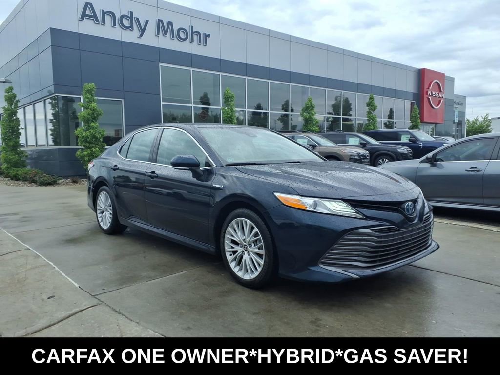 Used 2020 Toyota Camry XLE FWD image 1