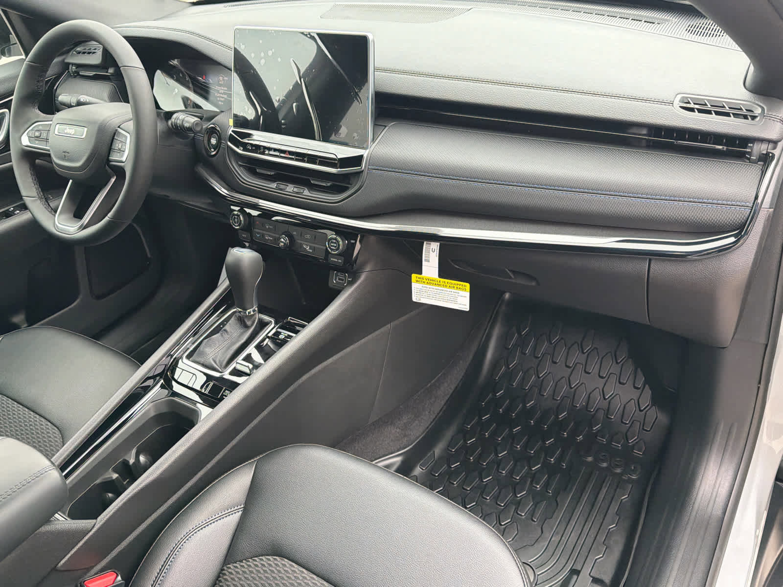 New 2026 Jeep Compass Latitude image 12