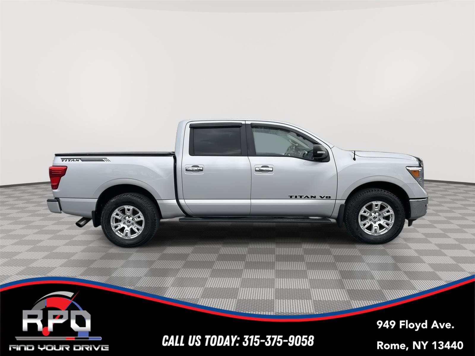 Used 2018 Nissan Titan SV w/ SV Convenience Package image 6