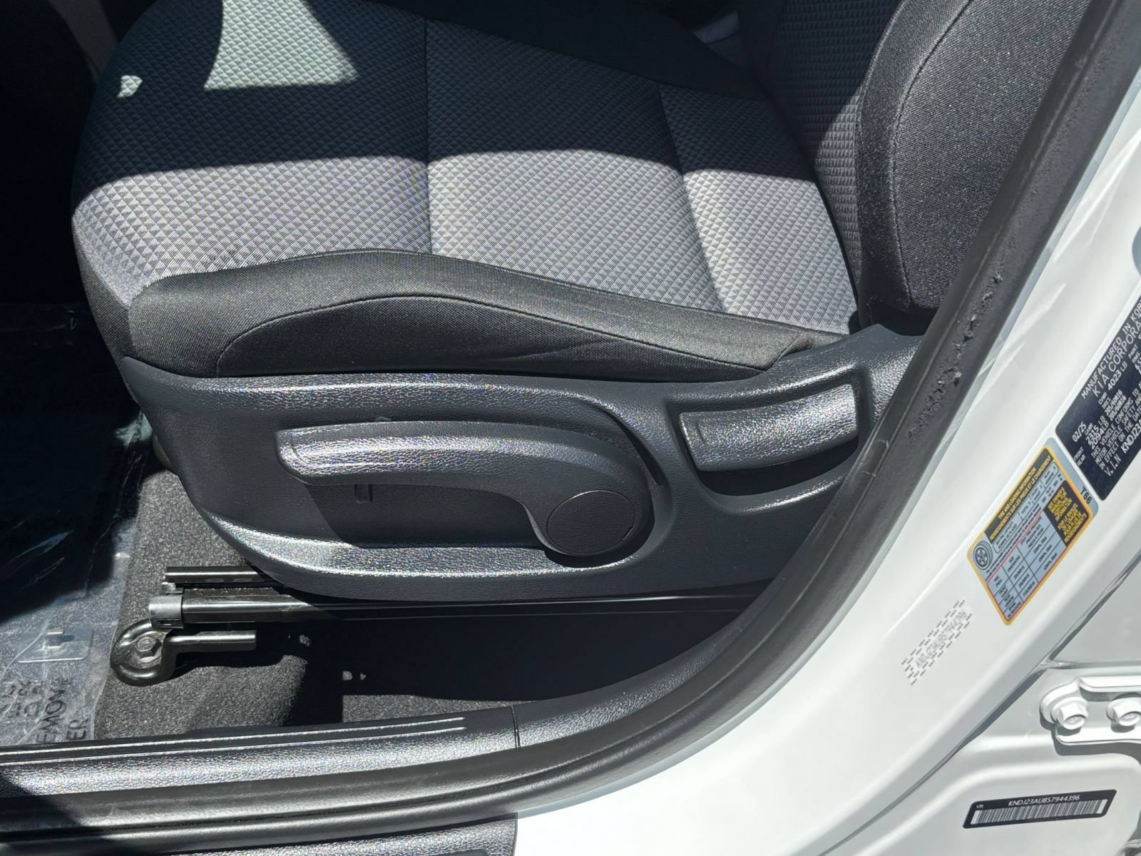 Used 2025 Kia Soul LX w/ LX Technology Package FWD image 22