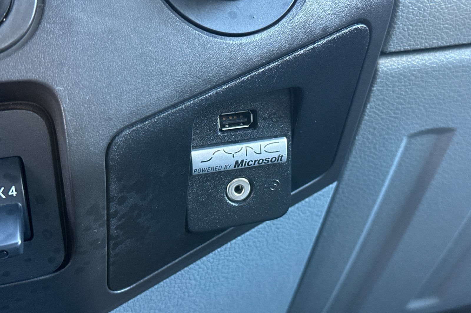 Used 2014 Ford F550 2WD Regular Cab Super Duty image 26