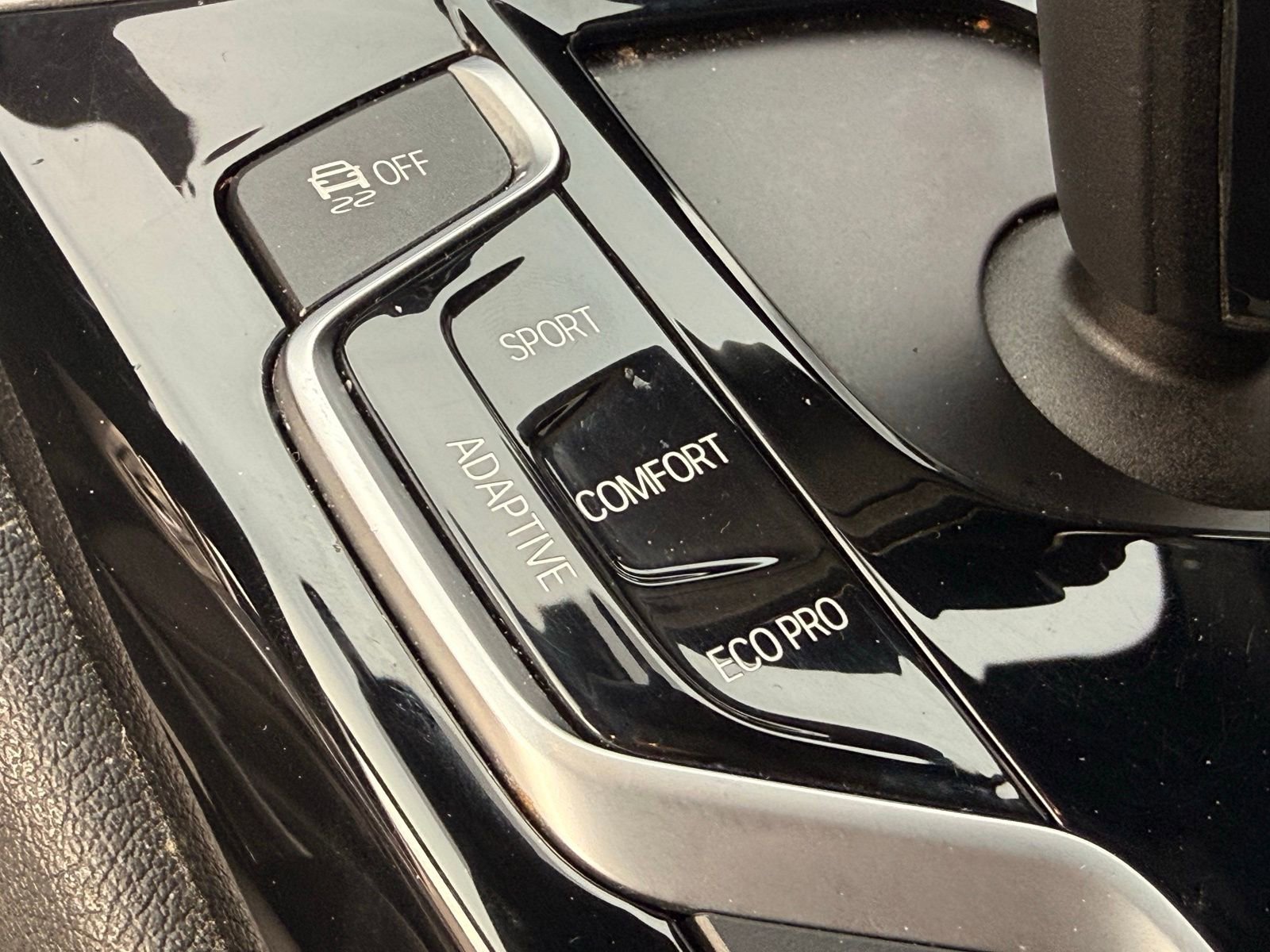 Used 2017 BMW 540i xDrive image 25