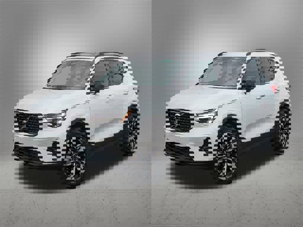 Used 2023 Volvo XC40 B5 Plus w/ Driver Assist Package