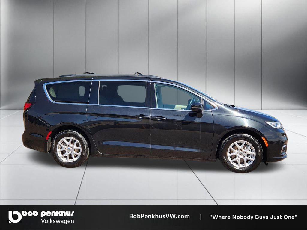 Used 2022 Chrysler Pacifica Touring-L FWD image 24