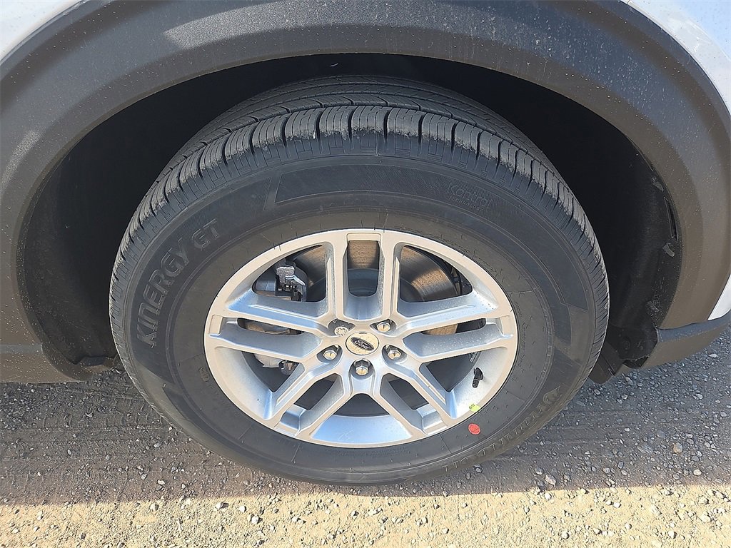 New 2026 Ford Explorer Active image 7