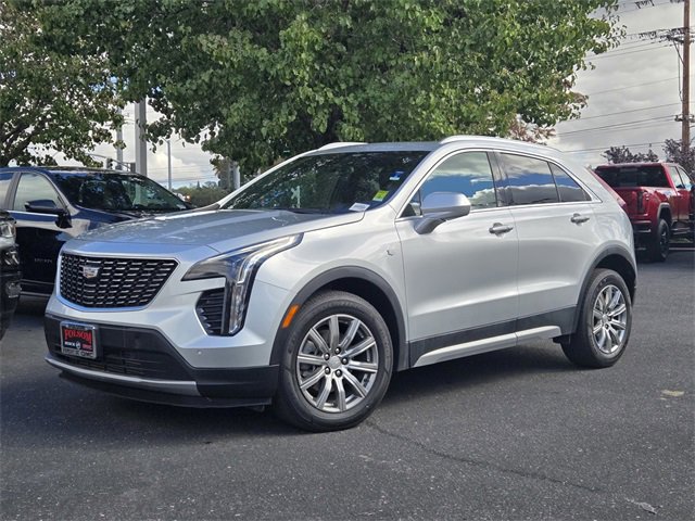 Used 2020 Cadillac XT4 Premium Luxury w/ Cold Weather Package image 8