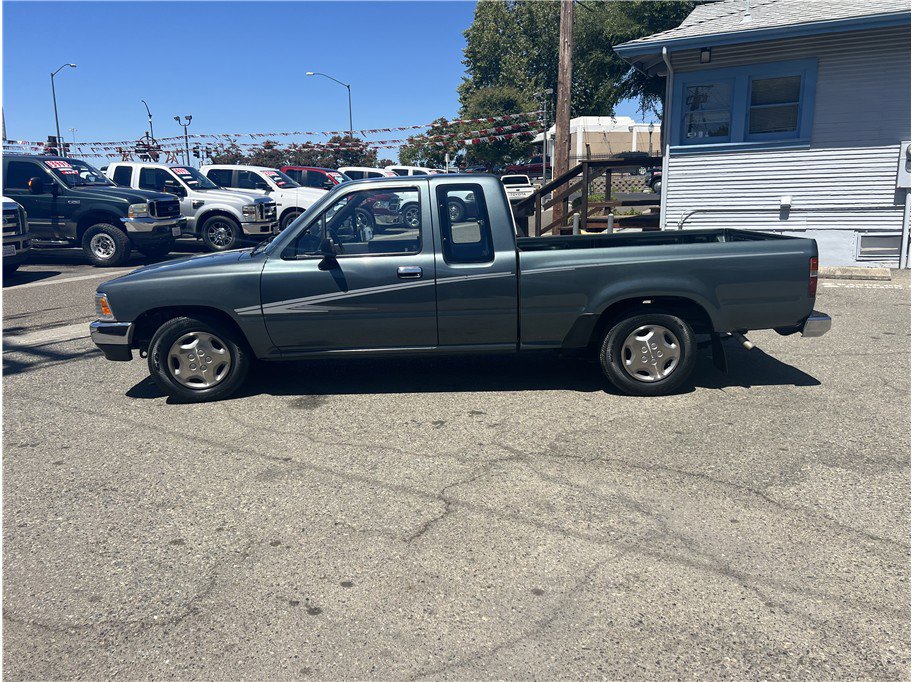 Used 1992 Toyota Pickup Deluxe image 4