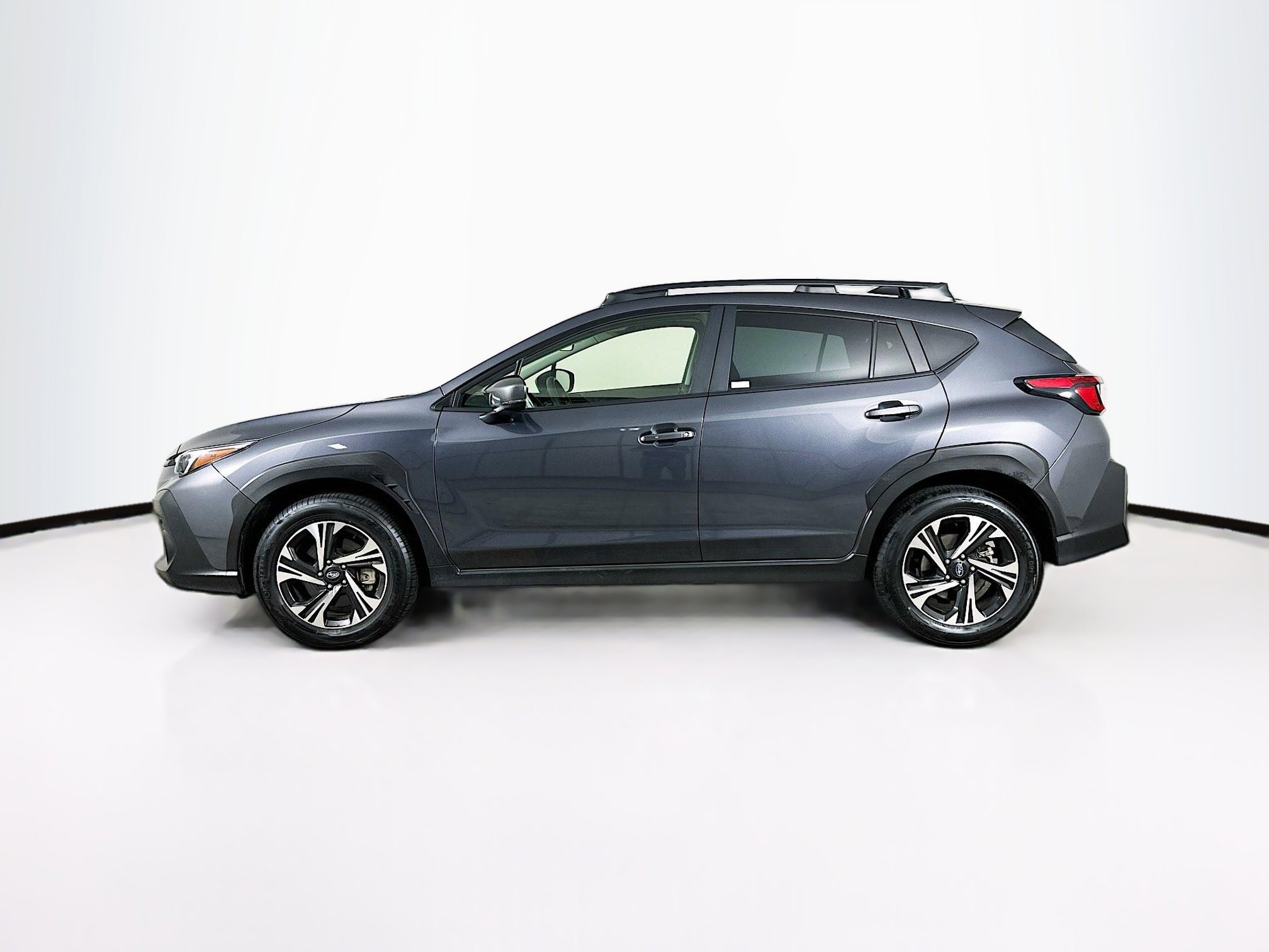 Used 2024 Subaru Crosstrek 2.0i Premium image 4
