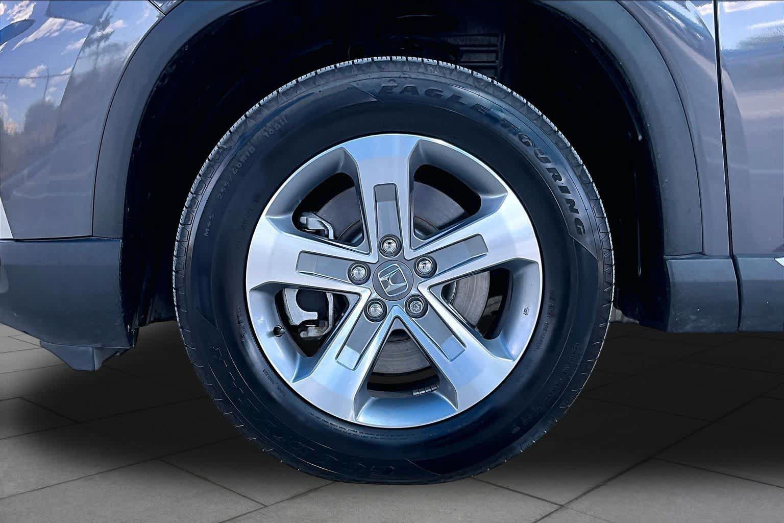 Used 2025 Honda Pilot EX-L image 10