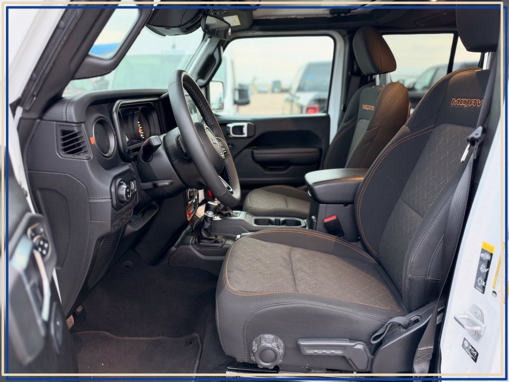 Used 2026 Jeep Gladiator Mojave AWD/4WD image 2