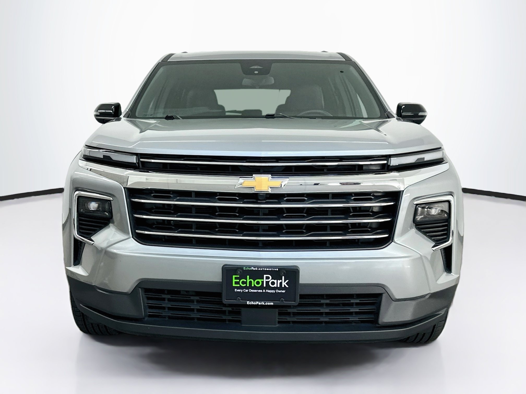 Used 2025 Chevrolet Traverse LT AWD/4WD image 2