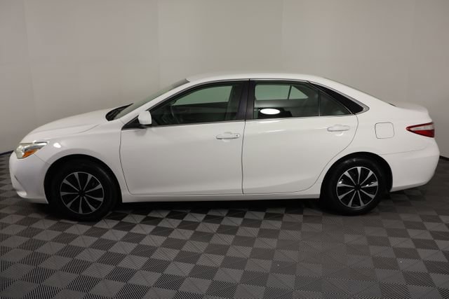 Used 2015 Toyota Camry LE FWD image 5