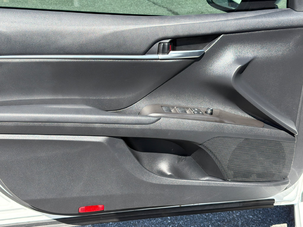 Used 2024 Toyota Camry SE FWD image 10
