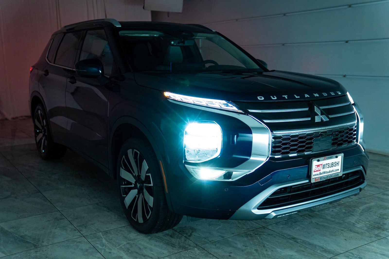 Used 2025 Mitsubishi Outlander SE image 36