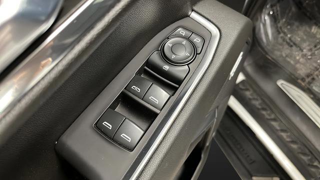 Used 2022 Chevrolet Silverado 1500 LT Trail Boss w/ LT Trail Boss Premium Package AWD/4WD image 20
