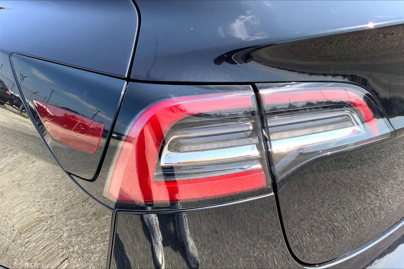 Used 2018 Tesla Model 3 Long Range RWD image 26
