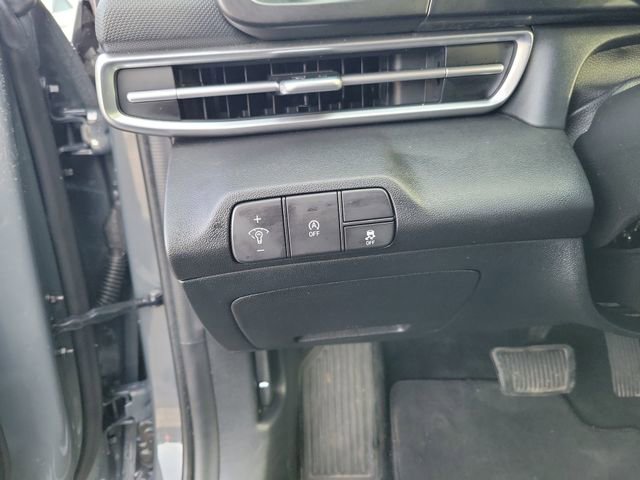 Used 2025 Hyundai Elantra SE FWD image 14